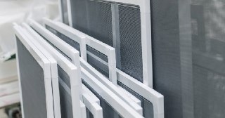 Москитные сетки на пластиковые окна Щекино купить по цене от 927 руб.